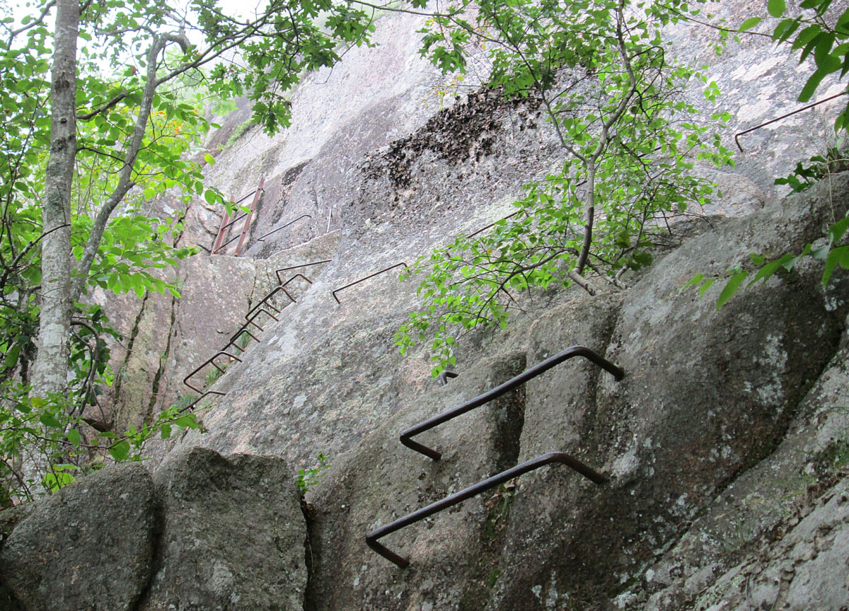 Hike Champlain Mountain via Precipice Trail in Acadia National Park, Maine - Stav is Lost