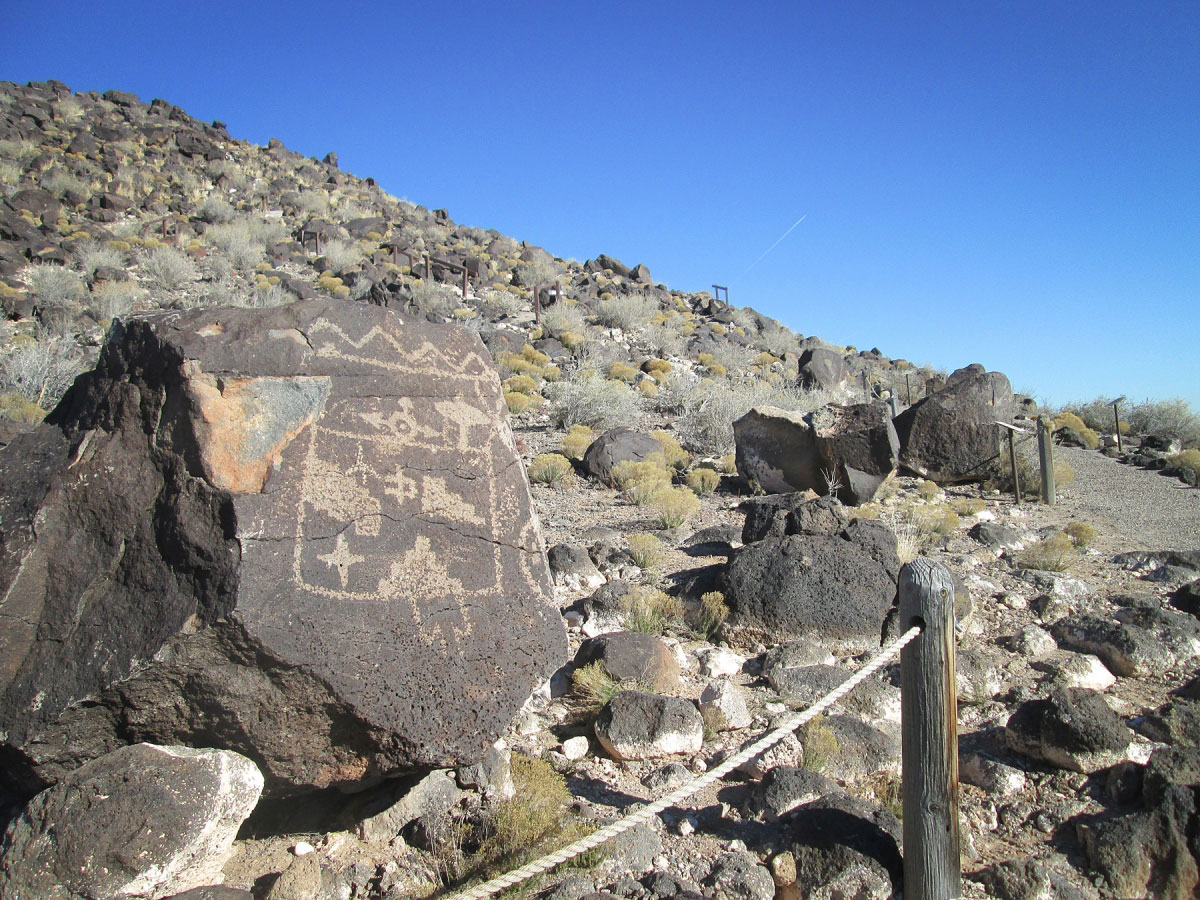 Hike Rinconada Canyon in Petroglyph National Monument, New Mexico - Stav is Lost