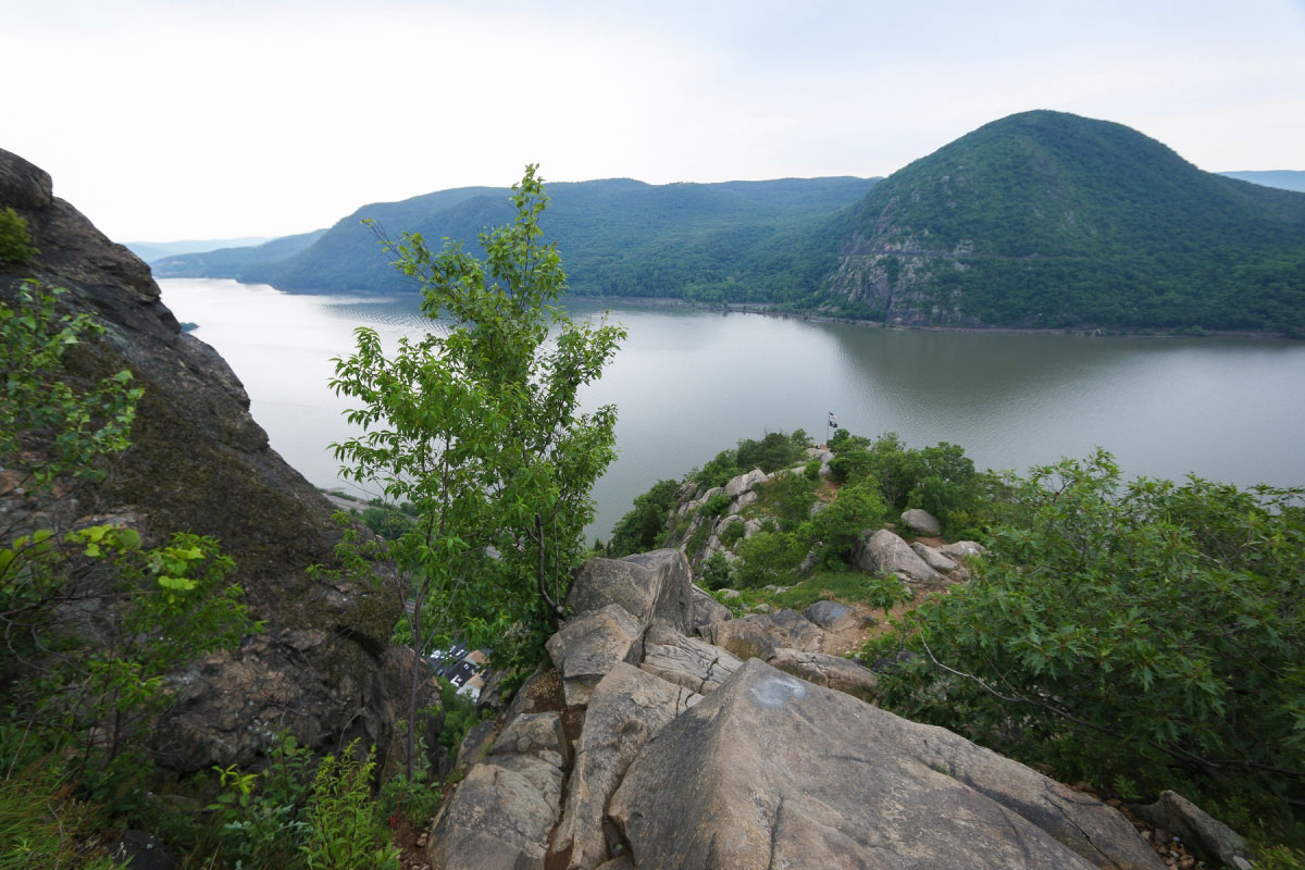 Hike Breakneck Ridge and Notch Trail Loop in Hudson Highlands State Park, New York - Stav is Lost