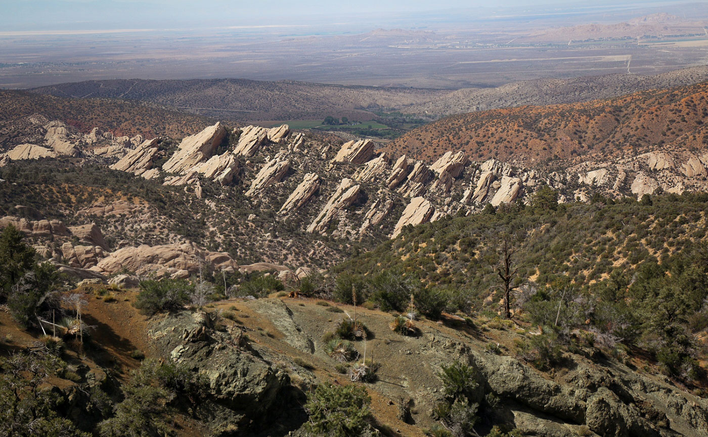 Hiking Devil's Chair and Devil's Punchbowl in Angeles National Forest