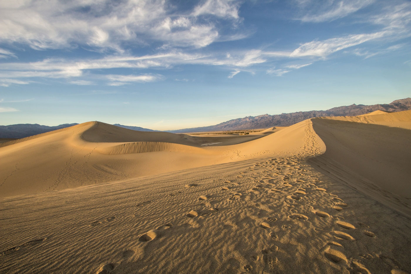 Hike Mesquite Flat Sand Dunes in Death Valley National Park, California - Stav is Lost