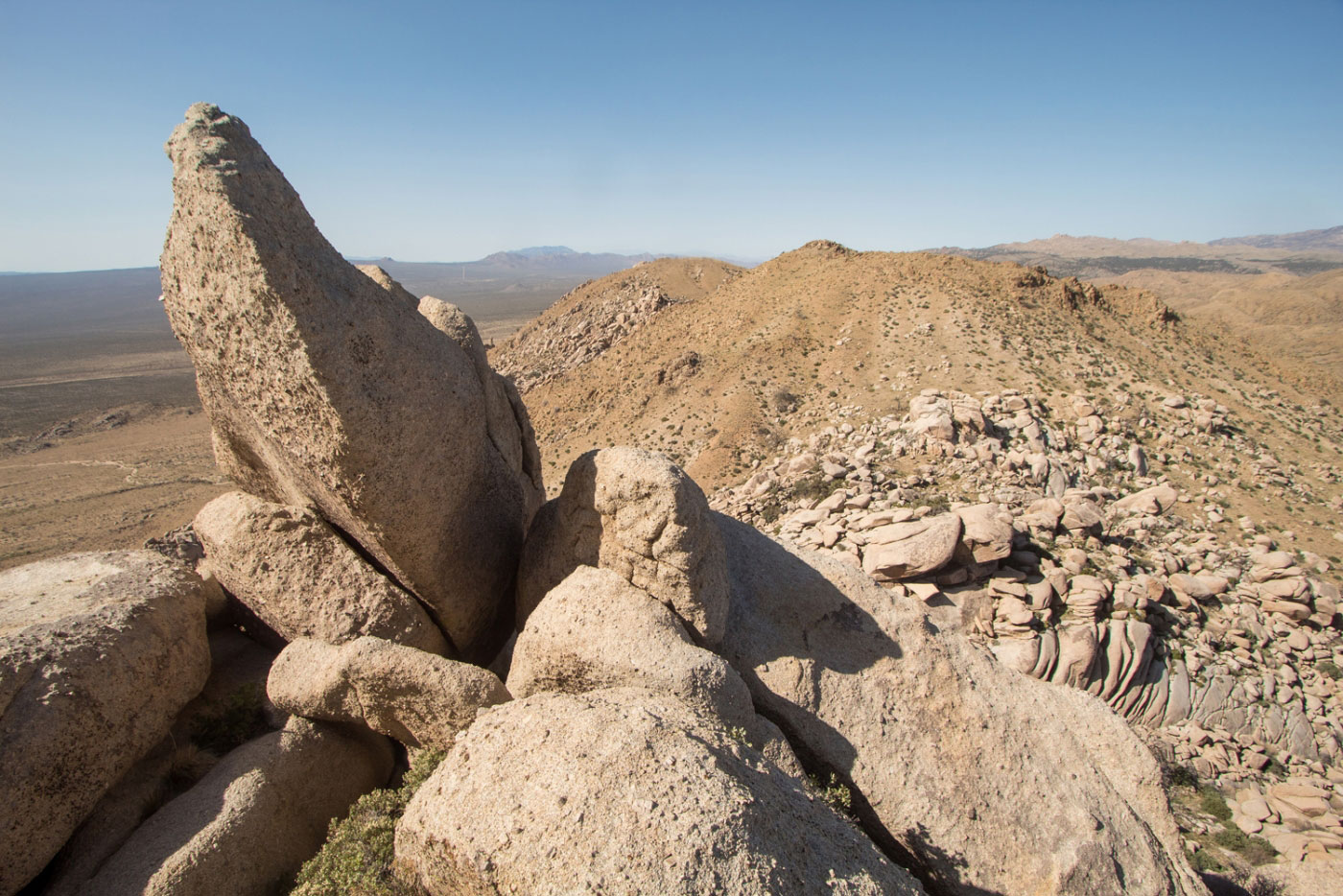 Hiking Eagle Rocks in Mojave National Preserve, California
