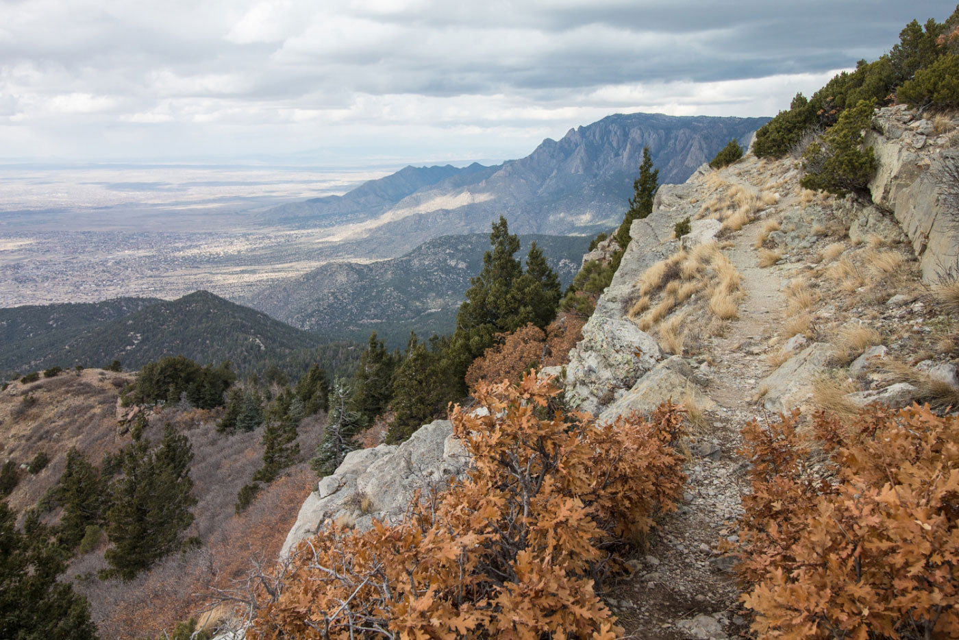 Hike South Sandia Peak via Oso Ridge and Embudito Loop in Cibola National Forest, New Mexico - Stav is Lost