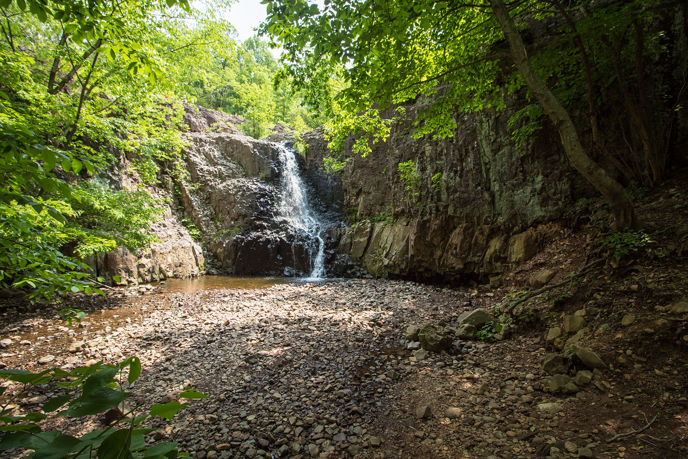 Hike Hemlock Falls via Lenape Trail Loop in South Mountain Reservation, New Jersey - Stav is Lost