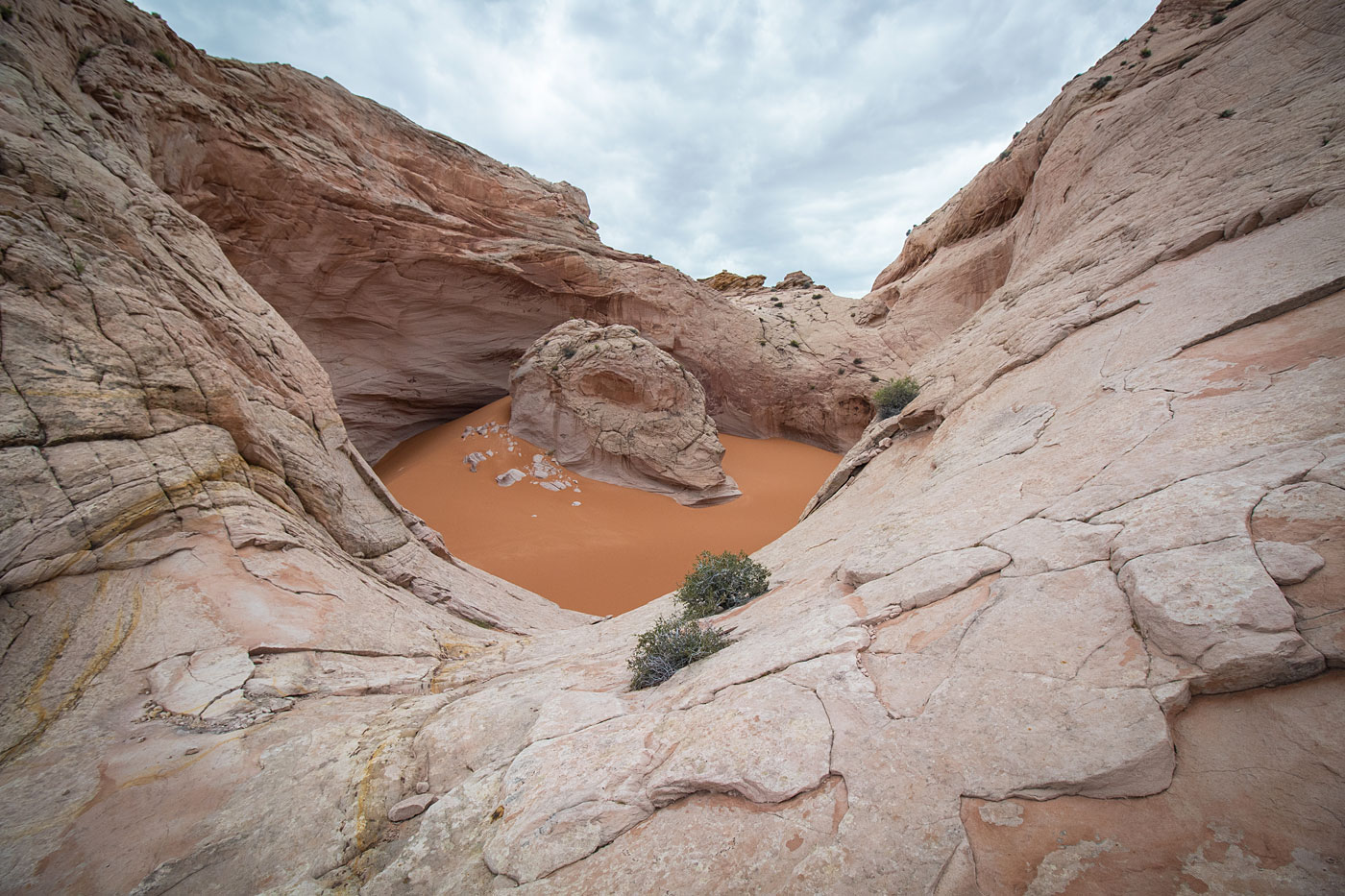 Hike Red Breaks Canyon and Cosmic Ashtray Loop in Grand Staircase - Escalante National Monument, Utah - Stav is Lost