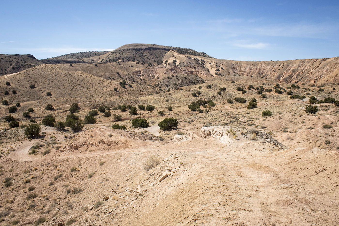 Hike El Cerro de Los Lunas Loop in El Cerro de Los Lunas Preserve, New Mexico - Stav is Lost